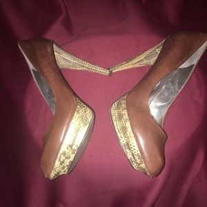 Jessica Simpson brown snakeskin leather pumps